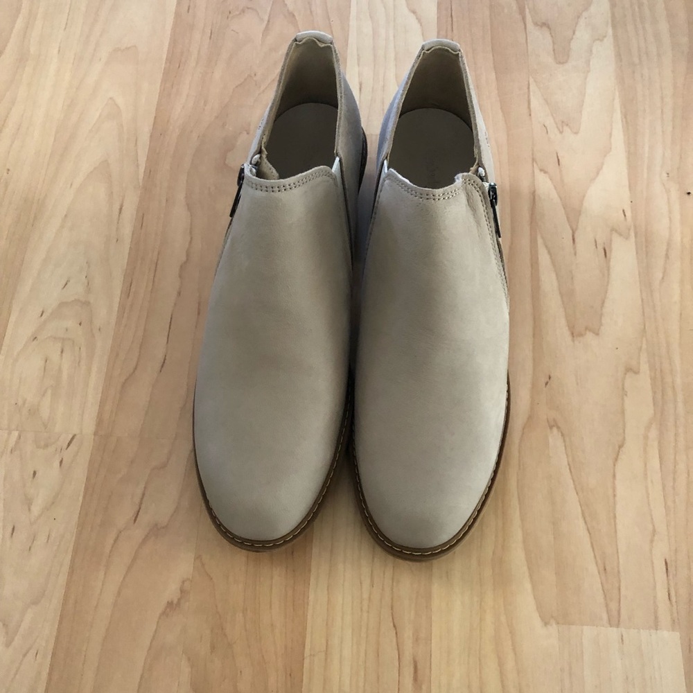Brand new Timberland Booties Size 8 - Picture 2 of 2